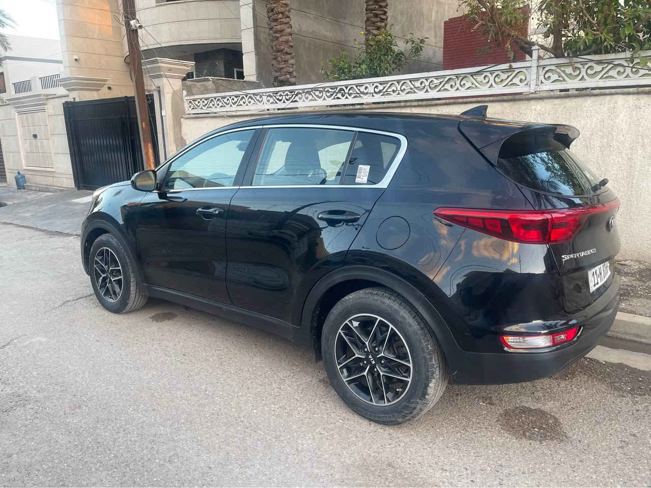 سبورتج 18 امريكي 
ماشيه 65
محرك 2400
حادثها بنيد تبديل فقط اصلي
وربع جاملغ خلفي بلعراق نتيجة شخط بسيط
السعر 143 مجال بسيط 
وبيع نقد فقط
*********** في بغداد
جماعة 135 لاتتصل ولا تراسل رجاءً
تحويل شرط ومحرك كير كفاله Colombo, Sri Lanka
