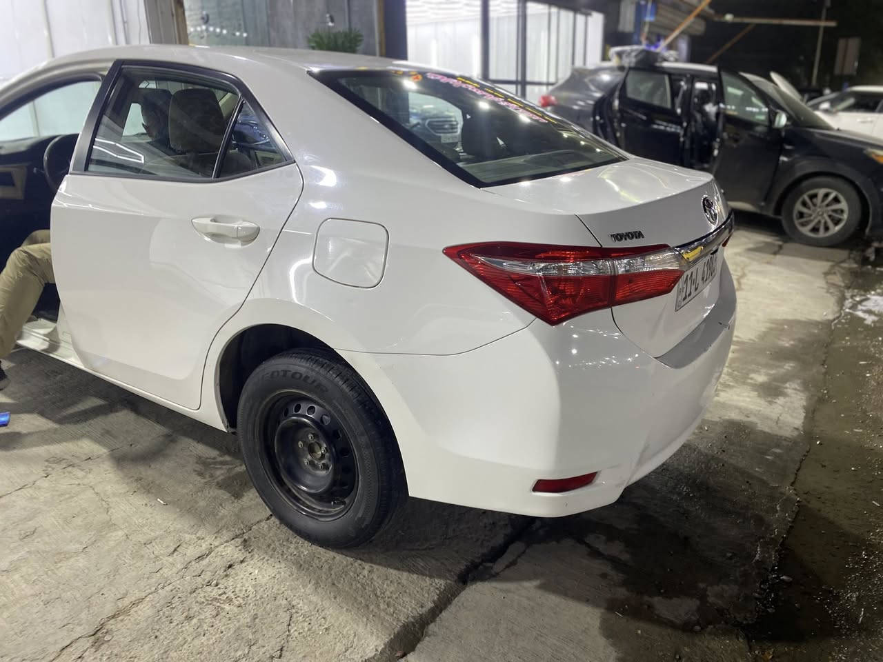 سلام عليكم من رخصت الادمن المحترم 
كورلا خليجي مديل ١٥ للبيع 
سياره مكينه ممفتوح كير 
صدر جديد تخم تاير 
تبريد ثلج سيارة جاهزه 
تحويل مباشر سونر موجود 
بيها شخوط مكان صبغ 
مكان سياره بغداد شعب 
السعر ١٣٣ وبي مجال 
***********
