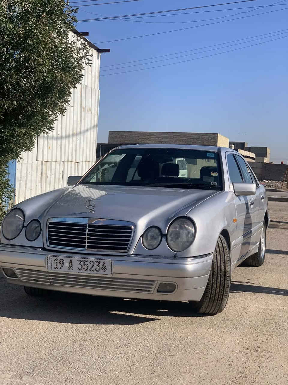 للبيع مرسيدس ام عيون موديل1995مكينةففتي صبغ عام للجماليةالسعر85 ورقةوبيها مجال رقم انگليزي كربلاء مشروع وطني موبايل ***********
