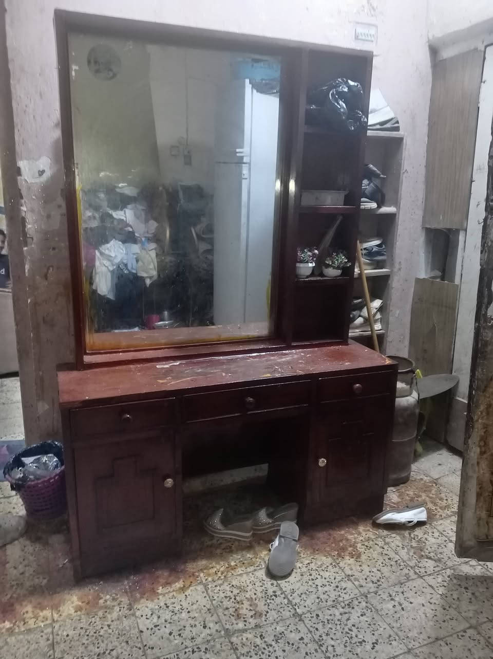 بسم الله الرحمن الرحيم توكلنا على الله أغراض البيع
مبرده السعر ٧٥
ثلاجة حجم كبير السعر ١١٠
ميز مرايه صاج السعر ٣٥
سرير حديد السعر ٤٥
بوفيه تزكام ٢ متر السعر ١٥٠
العنوان زويريجات التأميم قرب جامع الصادق إلى على شارع العام


**إذا كنت صاحب هذا الإعلان وتريد حذفه لأي سبب، رجاءا أرسل رسالة إلى الدعم الفني**