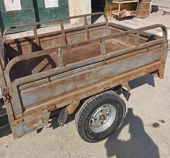 ستوتة موديل 20 أوراق اصولي سلف هندر كهربائيات كلها شغالة 
السعر واحد و500 وبيها مجال قليل مكان سوق الشيوخ 
واتس ***********
