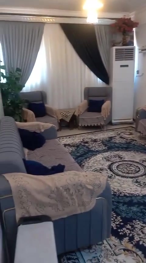 السلام عليكم  عندي  شقه بلعمارات السبعه للبيع سند مضمون ما مطلوبه طابق ثاني كلش نضيف الشراي يتفضل خاص او يتصل على هاذا الرقم  ***********
