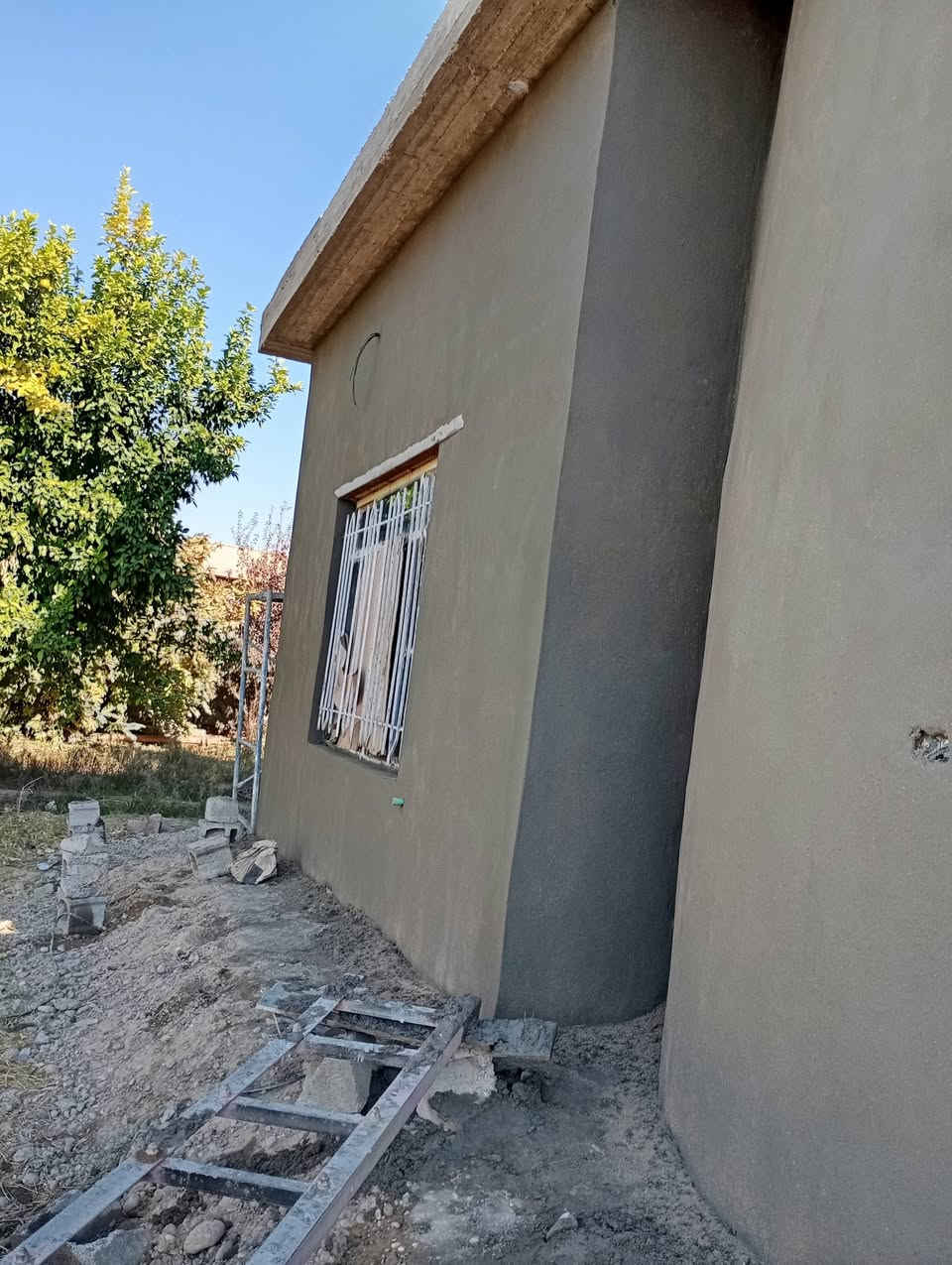 السلام عليكم كادر الباخين من الموصل شغل نضيف الي عناد شغل بل متر يتصل عل رقم 0787 944 0419
