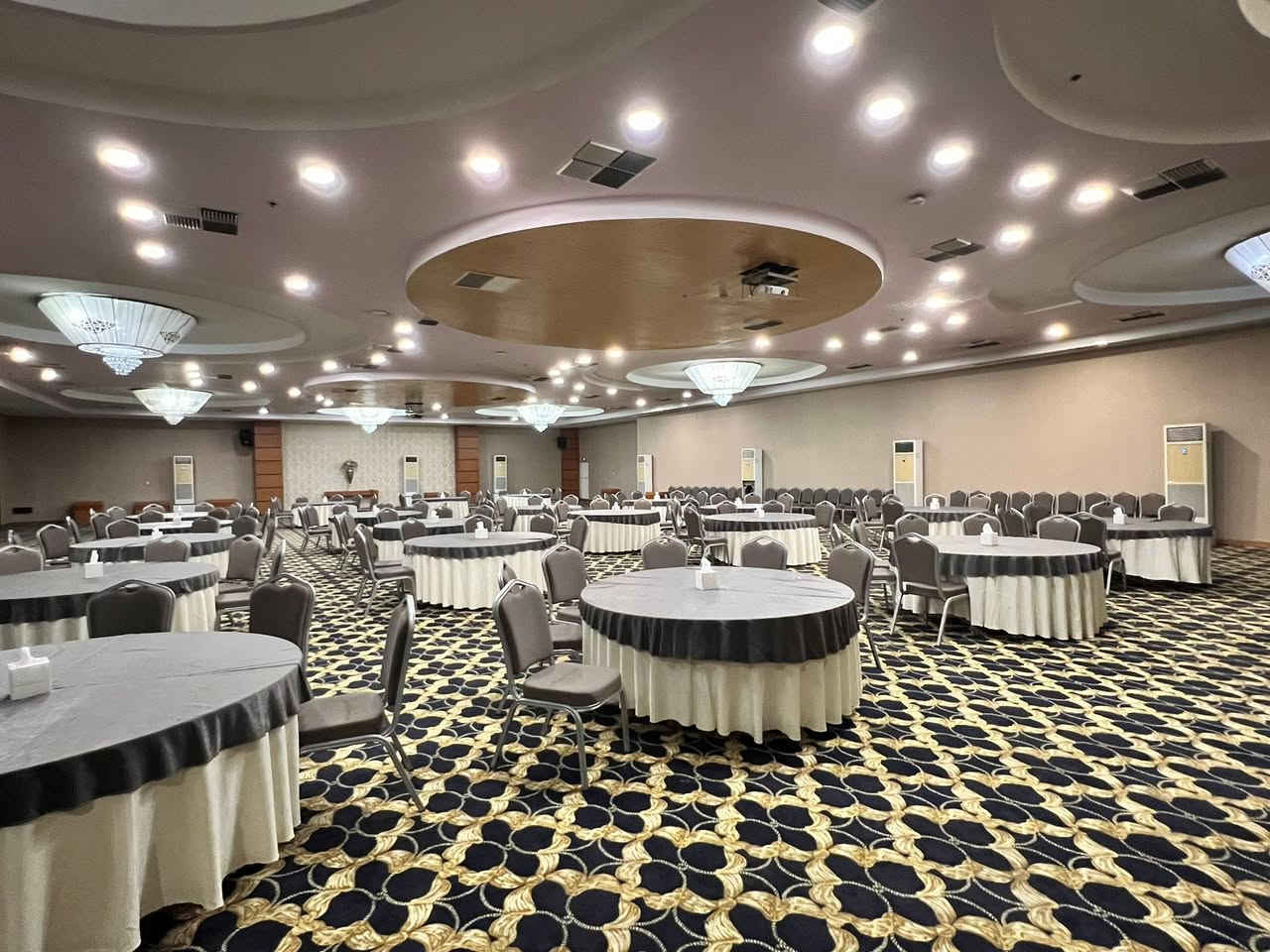 كوردي / عربي 
من أعمالنا 👨‍🔧
صيانة السبالت
في قاعة المؤتمرات في فندق ديدمان  /Hotel Dedman 
لضمان كفائة التبريد ❄️🥶

#مركز_عفرين_للتبريد_والتكييف
#اربيل
_تركيب جميع أنواع السبالت وصيانتها
_صيانة جميع انواع الثلاجات والمجمدات 
_صيانة جميع الغسالات الاتوماتيك
_تركيب وصيانة غرف التبريد والتجميد
 
أحمد :***********
بكر :***********

#اربيل #كردستان

� لە کارەکانمان 👨‍🔧
چاکسازی و پاککردنەوەی سپلیتەکان لە هۆڵی کۆنفرانسەکانی هوتێلی دێدمان (Dedeman Hotel).
بۆ دڵنیابوون لە باشترین کارایی ساردکردنەوە. ❄

#مركز_عفرين_بۆ_ساردكردن_و_سەرماكردن
#هەولێر

_دامەزراندن و چاككردنی هەموو جۆرە سبالتەكان
_چاككردنی هەموو جۆرە سەرمایە و فریزرەكان
_چاككردنی هەموو جۆرە ماشینی جلوبەرەرەكان
_دامەزراندن و چاككردنی ژوورە ساردكردن و سەرماكردن

📞 ئەحمەد: ***********
📞 بكر: 0751028422
