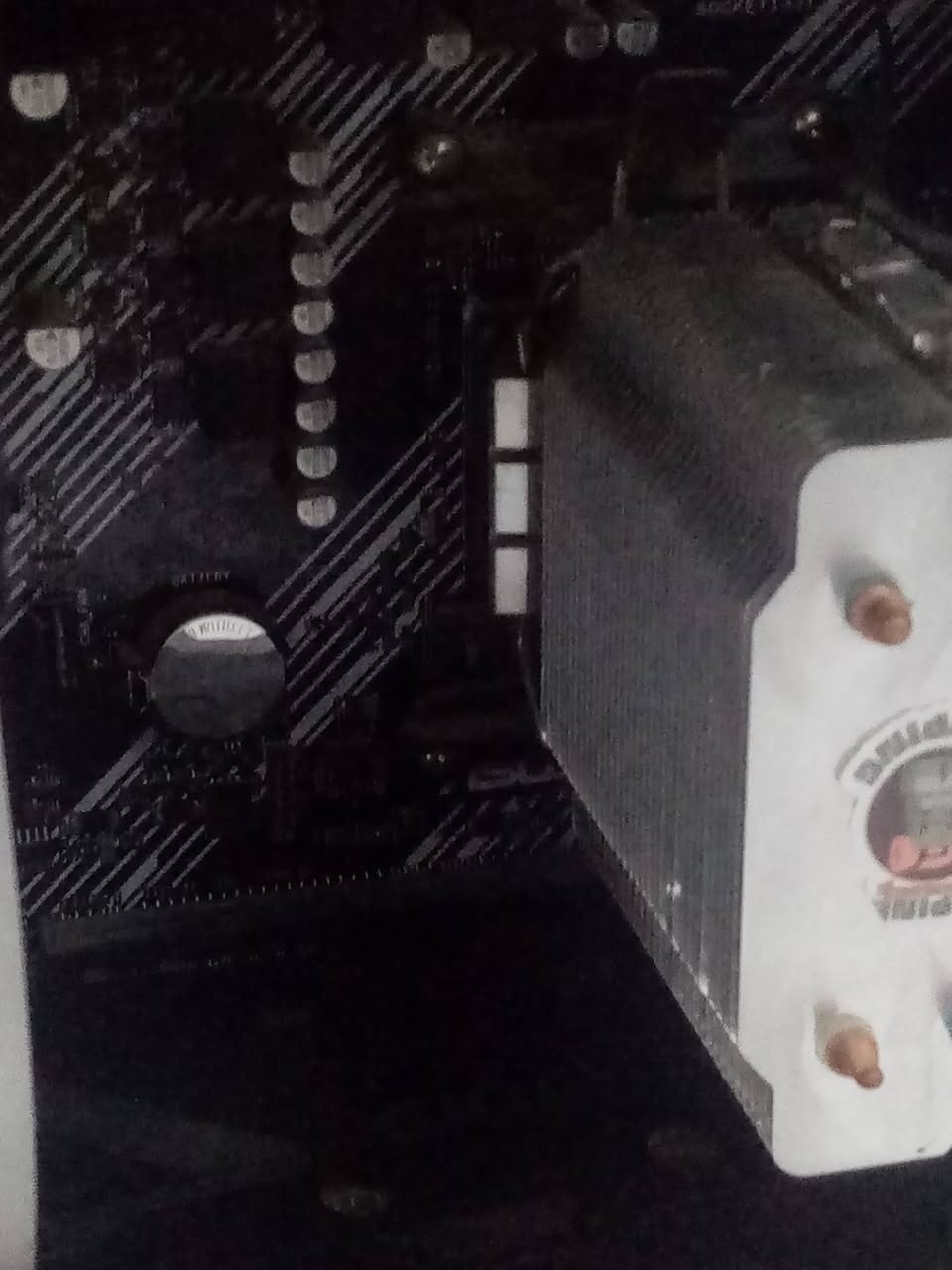 بيسي. مستخدم 5 تشهر   موصفات. 650 واط كرت شاشه6500  معالج5.5500 R  رام16 3600 دردد   قابله  للططوير     حد كرت شاشه5080   تعجبك راسل  خاص


**إذا كنت صاحب هذا الإعلان وتريد حذفه لأي سبب، رجاءا أرسل رسالة إلى الدعم الفني**