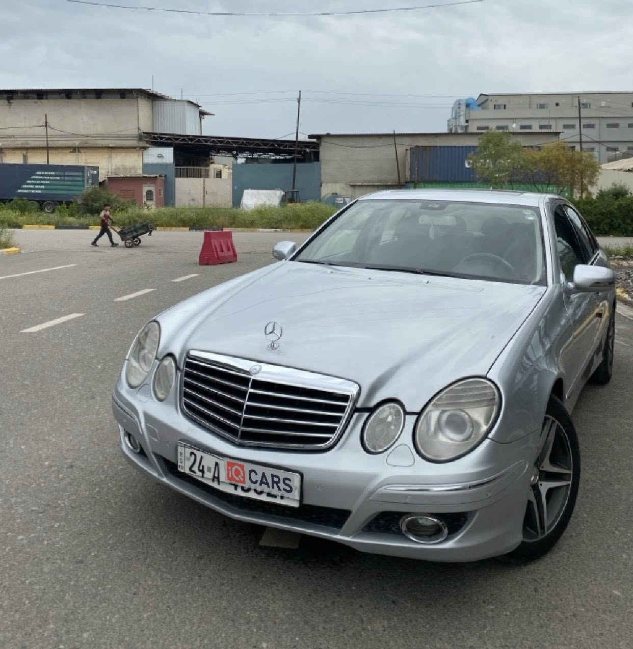 ⸻

🚗 مرسيدس صالون للبيع
موديل: 2008
اللون: سلفر

🔧 المواصفات:

* محرك 4 سلندر سوبر جارج
* كير ومحرك شرط
* كشنات كهرباء
* فتحة سقف
* كروز (قفل سرعة)
* تحكمات ستيرن

🛞 طخم تايرات جدد
🚘 طخم السيارة جديد
🛞 ويل AMG

🎨 3 قطع صبغ فقط
🚫 بدون دواخل

⛽ كوبون بانزين

📞 *********** (واتساب متوفر)

📍 الموصل

💰 السعر: 110 وبيها مجال

⸻
