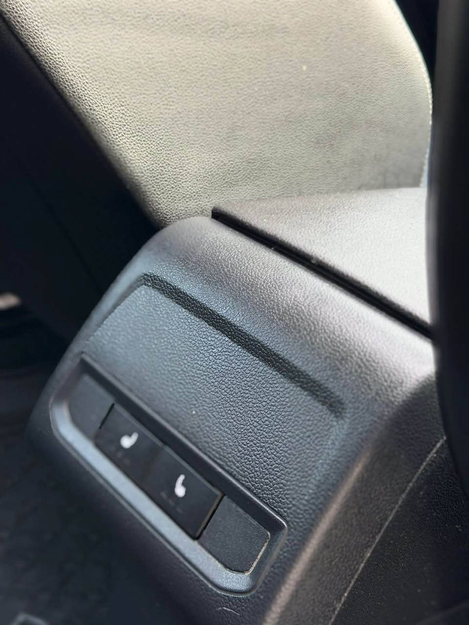 جيتا موديل 2023 مواصفات امريكي SEL پرينيوم فول فول بونيت چاملغ پشتي سبوغ ناوي نه كرتون به شه رت ارباگ سوكان شان سيستم شركة 20 هه زار ميل روشتوه سعري 165$ كه ميك معاملة ژ.م *********** أربيل, العراق
