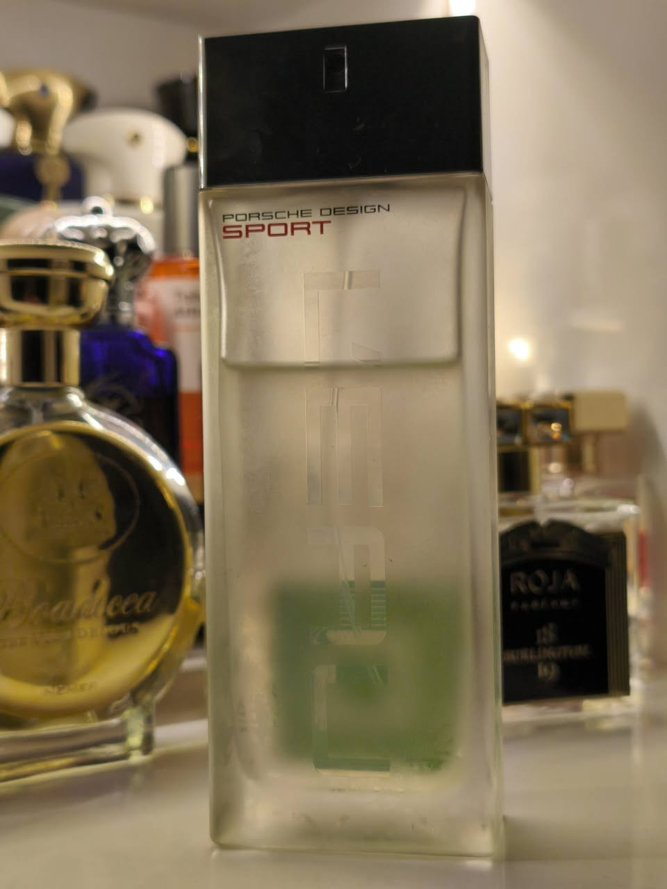 السلام عليكم
عطور مستخدمة للبيع

1- نيشان ولنك جا اصدار 22 
مستخدم حسب الصورة 
مع الباكيت كامل
60$

2- امواج انترلود 53 
متبقي حسب الصورة 
110$

3-بورش دزاين سبورت
تيستر متبقي حسب الصورة 
25$


**إذا كنت صاحب هذا الإعلان وتريد حذفه لأي سبب، رجاءا أرسل رسالة إلى الدعم الفني**