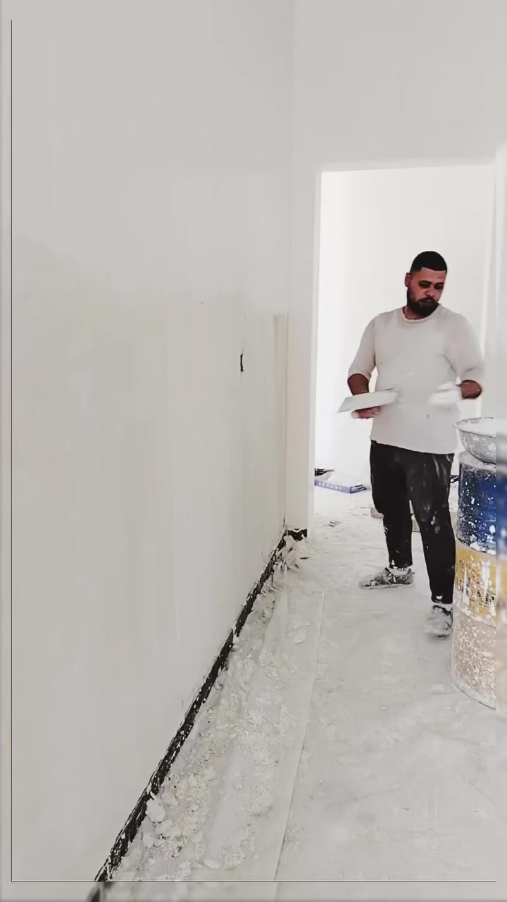 السلام عليكم اخوان اخوكم علي مكي 
لبخ جص/ لبخ سمنت/ تبيض 
معاملة شغل كباله_ متر _يوميه 
الاستفسار _‏‪0 780 032 1831‬‏
