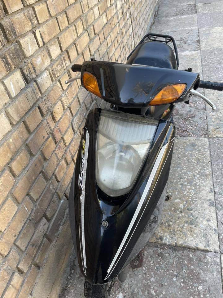 سلام عليكم دراجة بريز ١٤٠ نظيفة مرتبه يحتاجلها تجفيت اعتقد
❓❓❓أبيع كوم حديد كوم حديد كوم حديد 
تجي تحمل وتروح الدراجة حلوه ومرتبه وكاعده 
مكينه كايمه يحتاجلها تجفيت واني تاركها 
قبل جانت شغاله وتخبل الله شاهد 
السعر 150 ألف وبيه مجال جدا جدا بسيط حك الجية 
مكاني بغداد السيدية
للاستفسار ***********متواجد نت
