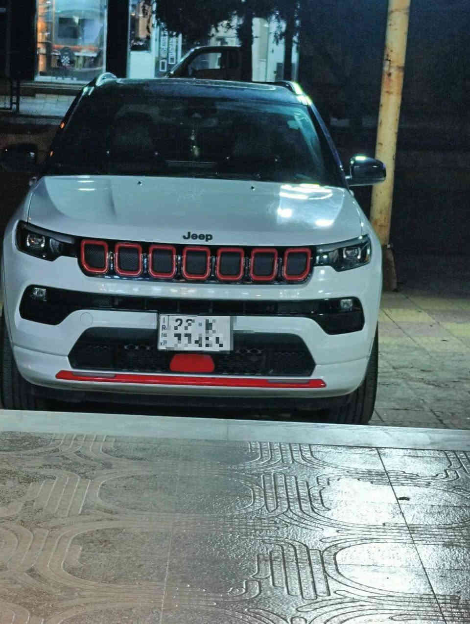 نوع السيارة:Jeep compas
الموديل:2022
لون السيارة:ابيض+اسود
المسافة:17 الف
عدد الاسطوانات:4 سلندر 
حجم المحرك:2400 9نمر كير 3وضعيات
الوارد:امريكي
رقم اللوحة:رقم اربيل سيارة بأسمي+ كوبون بانزين 
المقاعد:كهربائية+تدفئة ستيرن+تدفئة كشنات
مواصفات:
1-بصمة ابواب
2-تشغيل عن بعد 
3-رادار امامي خلفي جانبي
4-نقطة عمياء
5-توقف ذاتي 
6-تدفئة وتبريد ثلج❄+تبريد قطعتين 
7-تحديد مسار 
8-تحديد سرعة 
9- شاشة ابل كاربلاي وكامرة
10-سقف بانوراما 
حادث السيارة:باب خلف السائق مبدل اصلي شركة بدون ايرباك
باقي المواصفات معروفة
العنوان:موصل
للاستفسار عن الرقم ***********
السعر:225 ورقه وبيها مجال
