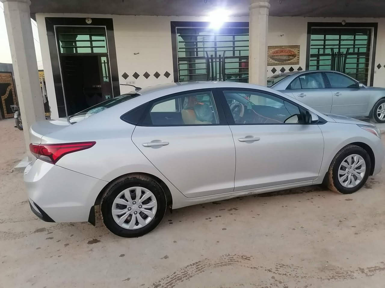 السلام عليكم
اكسنت 19امريكي 

حادثها موضح بالصور فقط 

بدون دواخل

مكينه، 1600 

سياره كله لبيل واحد
تحكم ستيرن جهتين
كامرة دوارة 
شاشه بلادي اصلي 

ماشيه 84 ميل مكينه وكير  كفاله بلادي عله وضع شركه  

رقم كربلاء بسمي تحويل ثاني يوم 

سعر 128 وبيها مجال قليل
مكاني كربلاء 
الرقم التالي
***********
