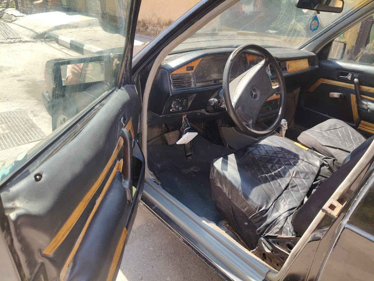 السلام عليكم مؤسس موديل 90 تحويل مباشر راعيها يريد يحول سياره حلوه شغاله رقم بغداد السعر 28 مكاني واسط قضاء الزبيديه ترهم مراوس وهذا رقم تلفونه*********** تبريد شغال
