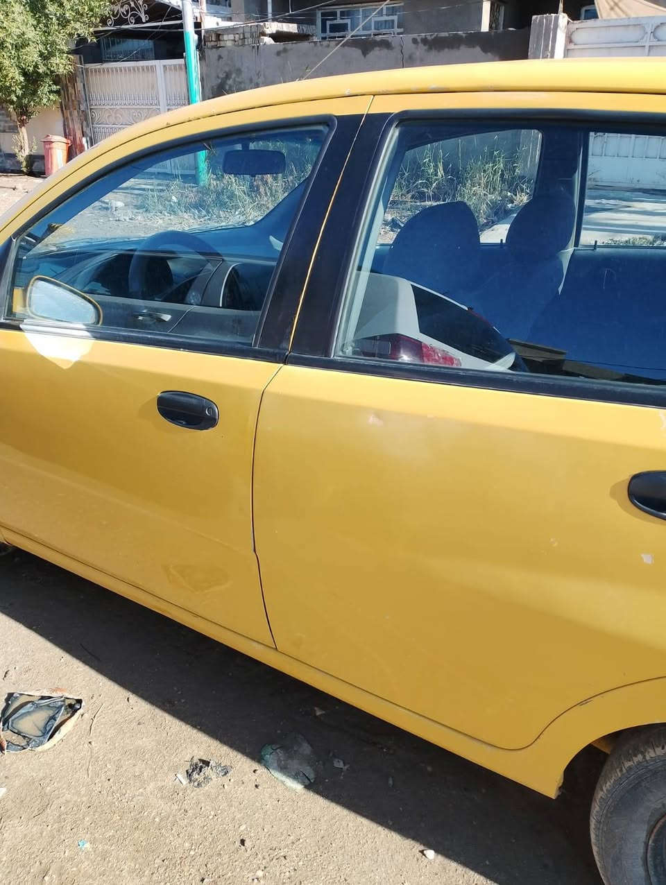 للبيع افيو موديل 2004رقم بابل الجديد بسمنه السياره بلحله وجاهزة من كلشي خصوصي الون  السعر 40وبيها مجال للشراي ***********
