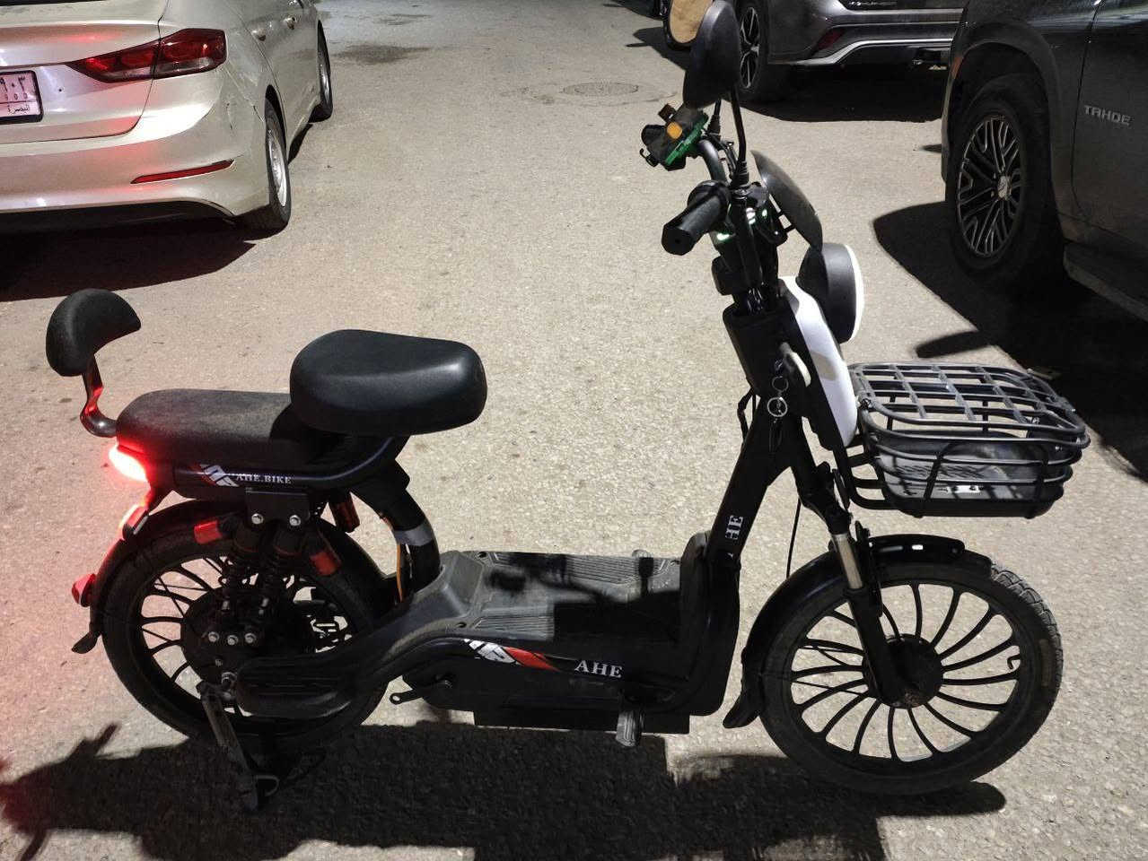 باسيكل شحن جديد تخلص من البانزين والعطل سعر 400 الف
ملاحظة ماخذينه 550 الف وسبب البيع احتاجيت واريد ابيعه وبالعافية على اللي ياخذه

رقم الهاتف ***********
