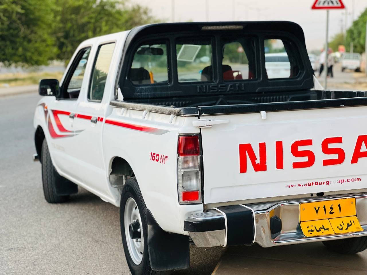 بە ناوی خودا
شتی پاکەتی📦📦

پیکاب نیسان
2007

سەنەوی بەسەر چووە 
تەحویل و غەرامە بە شەرت
لێدراو و دەعمی نیە بە شەرت 
تەنیا کەمێک کارتی هەیە
تەبرید ساردوو گەرم 
بە شەرتی ئەوەی لە وێنەکە جوانترە 
چوار تایەیی تازە 
هەرزە و بەڕادی تازە بۆ کراوە 
تەقەو ڕەقە بە شەرت

نرخ(125)
 موشتەری نیت سەرمان مەیەشێنە 

چات مەکە تێل بۆ 
***********
