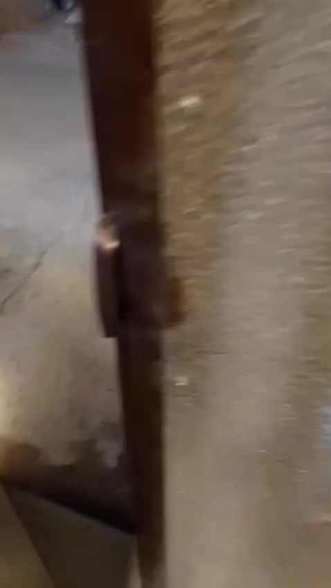 مساحه 50متر  بناء حديث زيرو ثلاث طوابق  خدمات عدد3 بي3نوم وصاله ومطبخ الموقع الدوره شارع60 السعر 160 بي مجال 
***********بي واتساب
