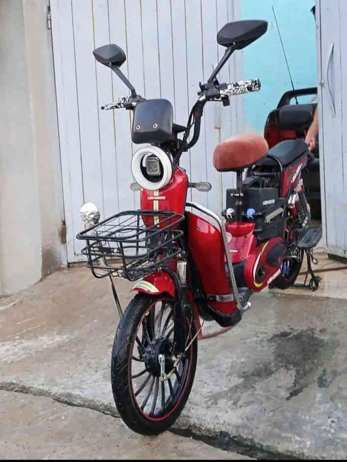 لسلام عليكم متاح ماطور حجم ٢٠للبيع ماطور نضيف خمسه بطاريات لايت شغال اشاير سرعه ٩٩ ثلاثة نمرات ماطور شاحنه رقميه اصليه السعر 275وبي مجال بسيط العنوان قوسيات اتصل على على الرقم (***********)(***********
