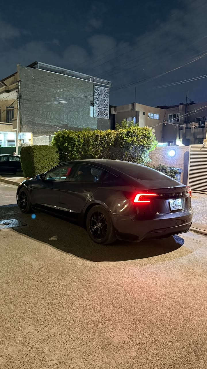 سلام عليكم للبيع
Tesla model 3 2024 دبل ماطور 
ومحدثة بريفورمنس 

السيارة كلش نظيفة
ماشية 43الف mi 
معروفة مواصفات التسلا 
لان كلش هواي شغلات بيها 
حادث السيارة جاملغ امامي يمين مبدل 
جاملغ خلفي ايسر بارد و البنيد ربعة تعدل 
بس اني بخيته كله علمود جمالية وشخوط بسيطة 
وموجودة عندي صور 
المجموع قطعتين صبغ جاملغ وبنيد 
السيارة كلش مناقصها 

السعر 205$ وبيها مجال 
للاستفسار ***********
