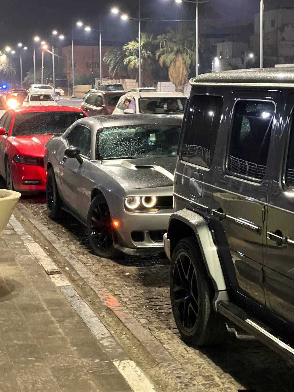 جالنجر 2011
فول كلش الاخير رقم بغداد انكليزي باسمي 
مكينه 3600 
ضرر من امريكا بس دعامية
وهنا بيها بادر السياره وبيها صبغ بلجاملق 
مراوس باحدث أو جارجر اوباما جيب اذا اكو 
مكاني البصره 
***********
