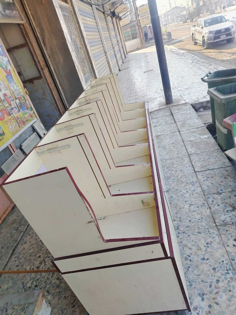 اسلام عليكم
للبيع عارض كرزات 
ترهم بهارت 
موجود جام كامل 
بعدهي جديد
سعر 200 وبيه مجال 
اتصل ***********
