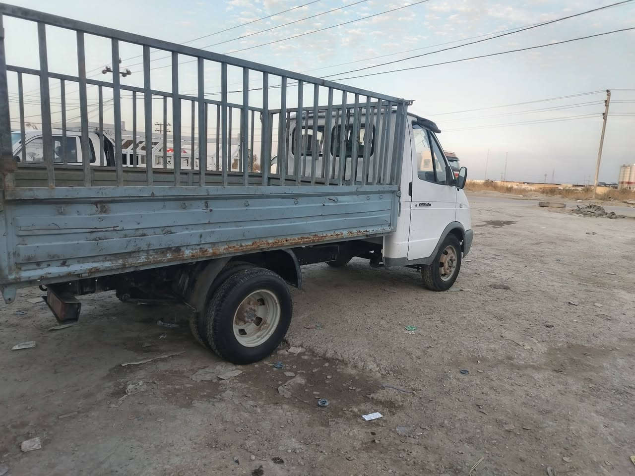 السلام عليكم للبيع فقط موديل 2003 سيار جاهز وخير من الله مكين وكير حدادي تخم تاير كهربائيّ تبريد اكسن سيار عل ابلاده حت اسبير مال شركه رقم بغداد منفيس سنوي صاقط بل 2011  سيار مال وحد عل باب الله اني ابيع كوم حديد بل تحويل سعر 18 مكان سيار كربلاء 
***********
