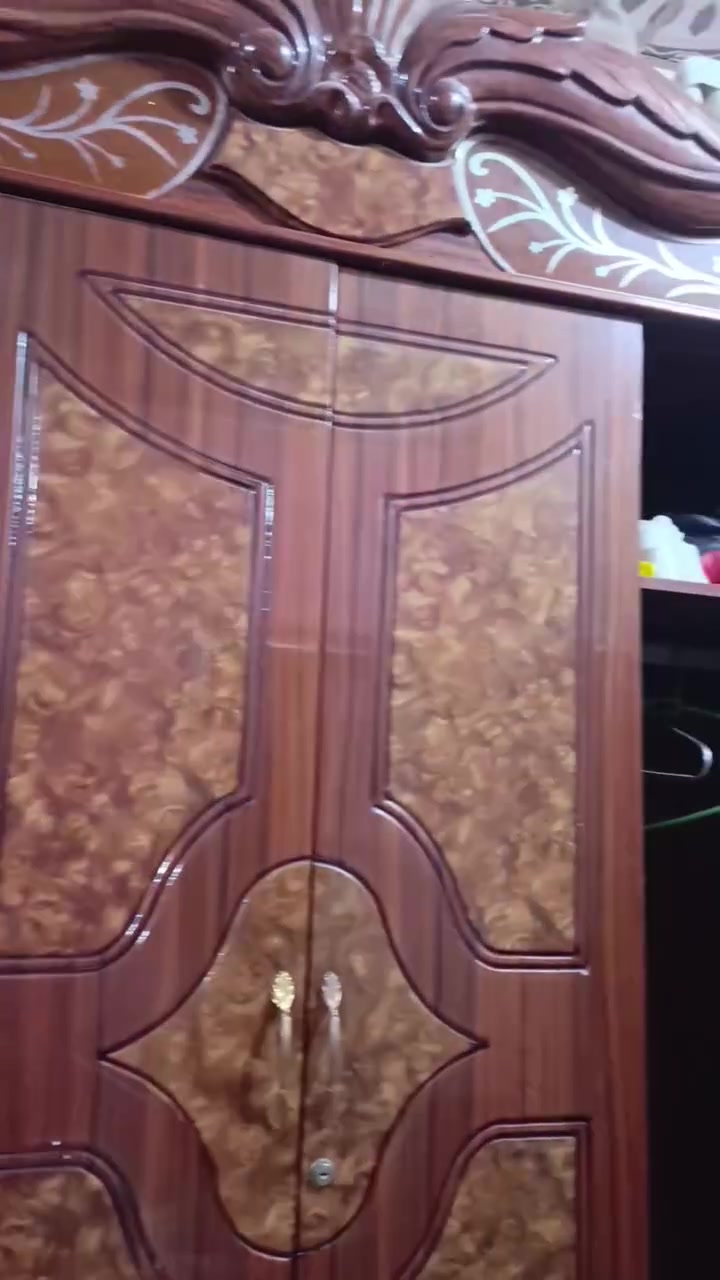 سلام عليكم عندي غرفه اخشاب تركيه للبيع السعر 200 وبيهه مجال للاستفسار الاتصال /***********/ عنوان حي النسيج مراسله واتساب او مزنجر / من رخصت الادمن وافق النشر رحمله والديك
