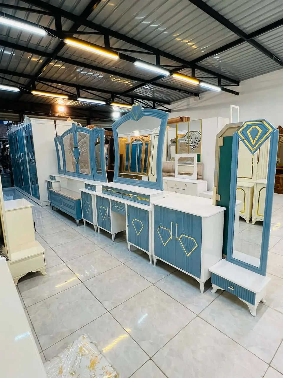 غرفه جديد تفصال عراقي 🇮🇶
لون مميز وانيق جدا متانه عاليا 
تصميم تركي  صبغ حراري
داخل وخارج صاج
ضهر جرجوبه ضمان بيه الغرفه 
سعر مليونين و100
نقل وشد داخل بغداد مجاني محافضات بكروه


**إذا كنت صاحب هذا الإعلان وتريد حذفه لأي سبب، رجاءا أرسل رسالة إلى الدعم الفني**