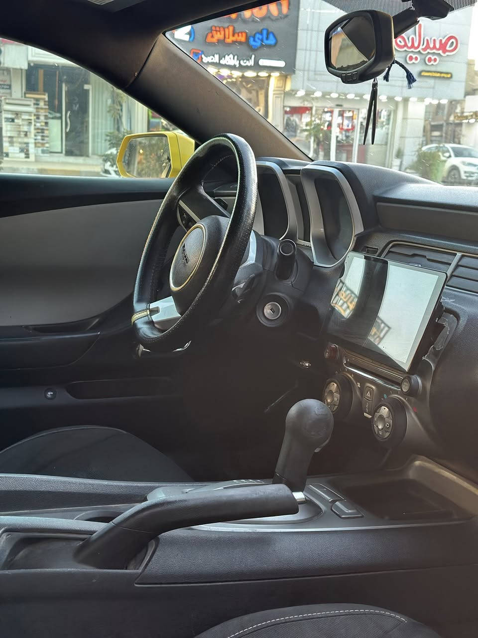 سلام عليكم 
كمارو للبيع او مراوس حسب القناعه
موديل 2011 
سياره مصبوغه عام 
بجم محدث 
رقم بغداد باسمي 
شاشه كبيره 
كراسي كهربائيه 
جام كهربائي 
مكينه كير خير من الله 
سياره نصبته كاعده وعايزه ترتيبات 
مثل ترايش جانبيه 
السعر -75 وبيه مجال 
العنوان -حله مركز 
الستفسار خاص او على الرقم ***********
