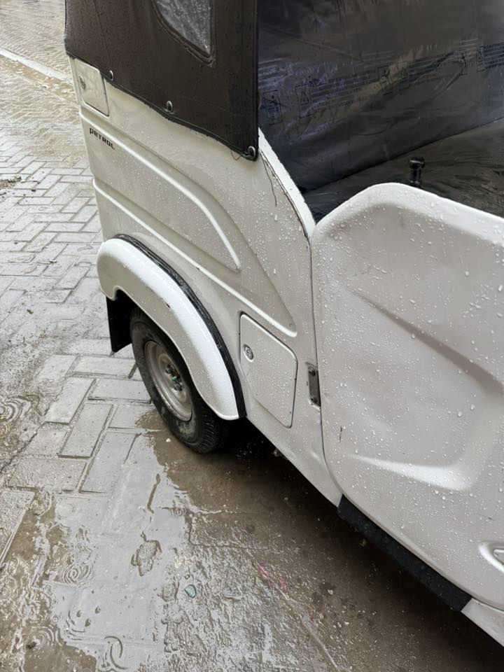 تكتك البيع 22رقم بغداد مدينه الصدر بيه بس دوس ***********
