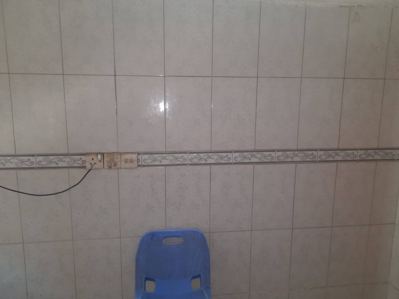 على بركة الله 
بيت طابو زاراعي مساحته ١٢٠م يحتوي على ثلاث

 غرف نوم الطابق الأول استقبال وصاله وغرفه نوم

 مع صحيات
الطابق الاول كونكريت بناء طابوق والأراضي كاشي

الطابق الثاني ثرمستون البيتونه وإحدى الغرف

 عكاده اما الغرفه الثانيه كونكريت مسلح شغل

 ممتاز
 داخليه و خارجيه العنوان كربلاء المقدسة  الحر

 حي سومر٢ له مدخلان الأول من بيت شيخ عطى

 وتدخل والثاني من النهر مقابيل

 عمود ١٠٨ مسافه ١٥٠ م عن تبليط شارع البوبيات

 المنطقه ماء ومجاري وخدمات كامله

ملاحظه المكاتبه مع صاحب الأرض الأصلي 

وما يميزنا هو ذكر السعر والمقابلة الشخصية مع صاحب العقار مباشرة 
              #السعر90مليون
 وقابل لتفاوض للاستفسار اكثر يمكنكم الاتصال أو 

 المراسله على المسنجر و الواتساب برقم 

              ***********

للإطلاع أكثر يمكنكم زيارة صفحة والإعجاب بها
