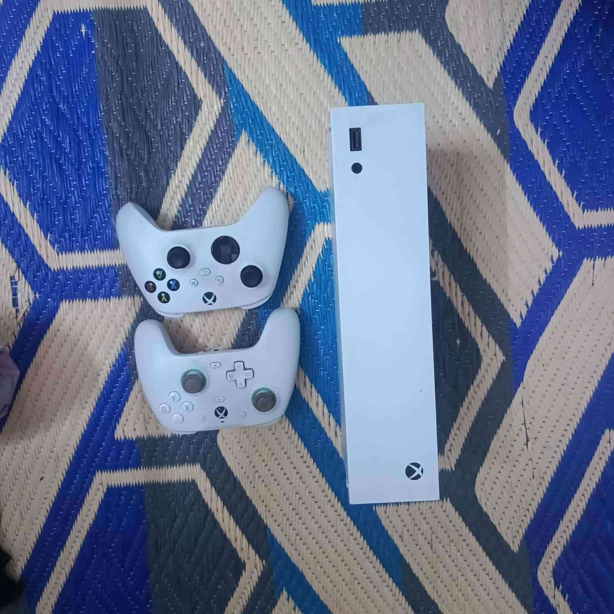 اكس بوكس سيريس اس كامل هوه وغراضه ويا بطاريات جوستك ويا كيم باس شهر وبي العاب مكاني


**إذا كنت صاحب هذا الإعلان وتريد حذفه لأي سبب، رجاءا أرسل رسالة إلى الدعم الفني**