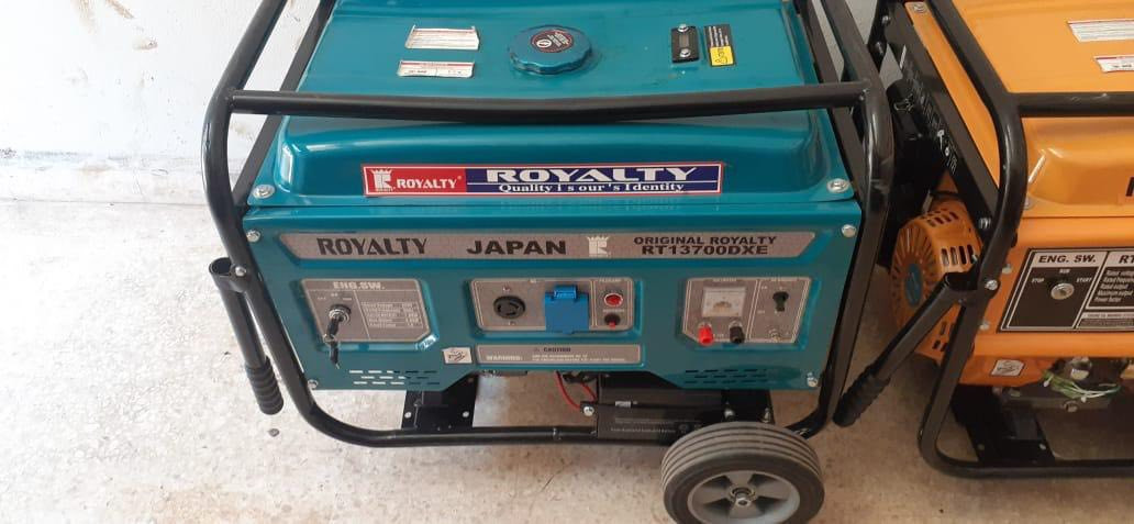 السلام عليكم 
توجد مجموعه من المولدات  بانواع مختلفة للبيع بسعار مناسبة   العنوان الدورة البوعيثة
 ***********
