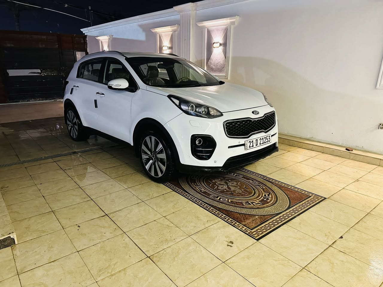 إسلام عليكم سبورتج البيع موديل 2018
سياره خليجي كفاله عامه من الضربه والصبغ 
سياره فقط بيها بل جنطه علا كد اربع صابع عندي نطخت وعفتها علا حطتها ما سويتها موضحا بل صور قرب وشوفها 
سياره رقم سليمانيه تريد وكاله تحويل حاضر 
محرك 2000 دوش 🚀 
بصمه تشغيل 
بصمه بواب 
نضام ترحيب 
مري شفط 
داخل عسلي لونين 
كشنات جلد عسلي 🍯 
سياره ماشيه 112 كيلو 
سياره سعرها 183 وبيها مجال جدن بصيط 
العنوان بغداد الدوره 
***********
