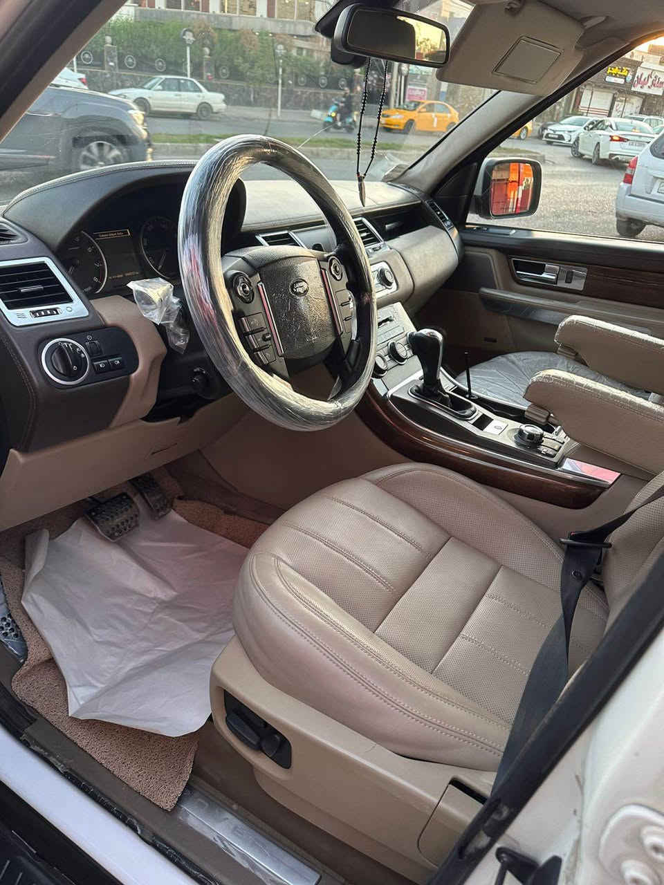 ‏رنج روفر موديل 2010 فول فول مواصفات محرك سوبر شرط التحويل باسم من السيارة صندوق ‫ نص صبغ السيارة كلش جديدة 📦(***********)(***********) اوس حسب قناعة ￼ كركوك, العراق
