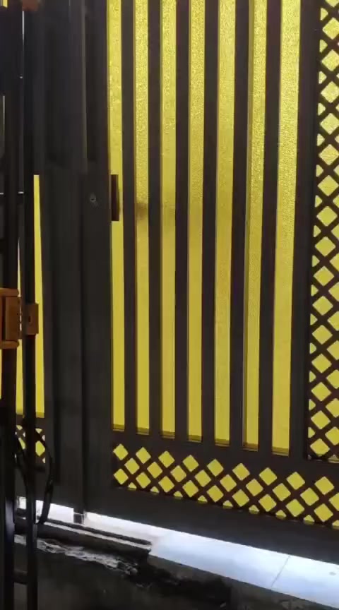 سلام عليكم بيت للبيع المساحه 125 
في قرية المختار المربع الذهبي خلف معمل ابو الشعر
الطابق الارضي غرفة نوم صالة مطبخ استقبال
صحيات داخليه وخارجية
الطابق الثاني غرفتين نوم صالة حمام 
بيتونه طابق ثالث كبيرة
بيت درجة أولى مفول 
السعر عل خاص 
الرقم ***********
***********
