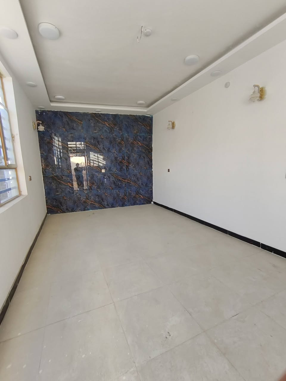 #يعلن مكتب اليرموك  للعقار
🔆🔅 الـــدار للــــــبـيــع 🔅🔆***********
⚜️ المســــاحة150متر مربعه 

. طابو   زراعي وقرار محكمة 🪐
⚜️ العنــــوان ⚜️  النجف //  
         🔆  الــتـــفـــــاصـيــــل  
الـبـنـاء  درجة اوله البيت مامسكون 
(( طـــابق الاول)) يحــتوي علا غرف، 2 وصاله + ومطبخ مفصول+ وستقبال  وصحيات داخل وخارج. 

🔱الــســعـــر  //52مليون. 🥰

             ملاحظة (((توجد كافت المساحات والقطع  )
⚜️        
((للاستفســار مراجعـة المكتب  #_للعقــار_والمقــاولات
العنــوان مكتب اليرموك  العقار مقابل قرية: الغدير اعمـود 282 #مكتب_اليرموك  العقار_

*********** او الاتصال على الارقام.🟡🟡📞📞📞♾
   🔆📞تطبيق وتساب موجود
او مرسله  😊
