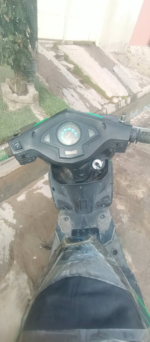 ماطور ماكس سكنس يوبن نجمه250s موديل 23 درجه كهرابيات سلف شغال كامل فقط عندك غلط بربط الضويه والشاره  لبيع السعر180وبيه مجال مو شراي لاتعبني👇🏾
***********
