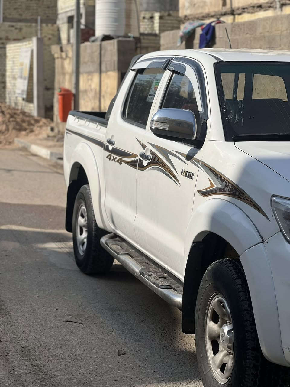 السلام عليكم بيك أب هايلوكس كاز كاز موديل 2015 بيها فقط بنيد مبدل وصبغ بالبدي جهه السايق وباب البدي مبدل الباقي مكفول 
سنويه جديده لغايه 2030
((بيها باج لحقل مجنون النفطي))
الموقع البصرة قضاء الدير 
السعر 180بيها مجال 
الاتصال ***********
