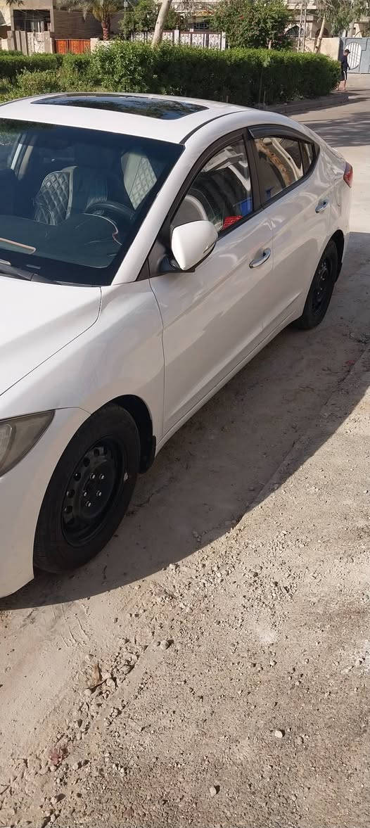 السلام عليكم 
_النترا خليجي موديل ٢٠١٨ 
_ماشية ١٢٣ الف 
فتحة سقف بنوراما 
تحكم استيرن 
المسجل تاب متعدد البرامج 
المري شفط 
رقمها بغداد 
الحادث موضح بالفديو تبديل بنيد مع دعامية
 أمامية و خلفية 
الهاتف *********** 
السعر ١٣٣ $ ورقة او بيها مجال
