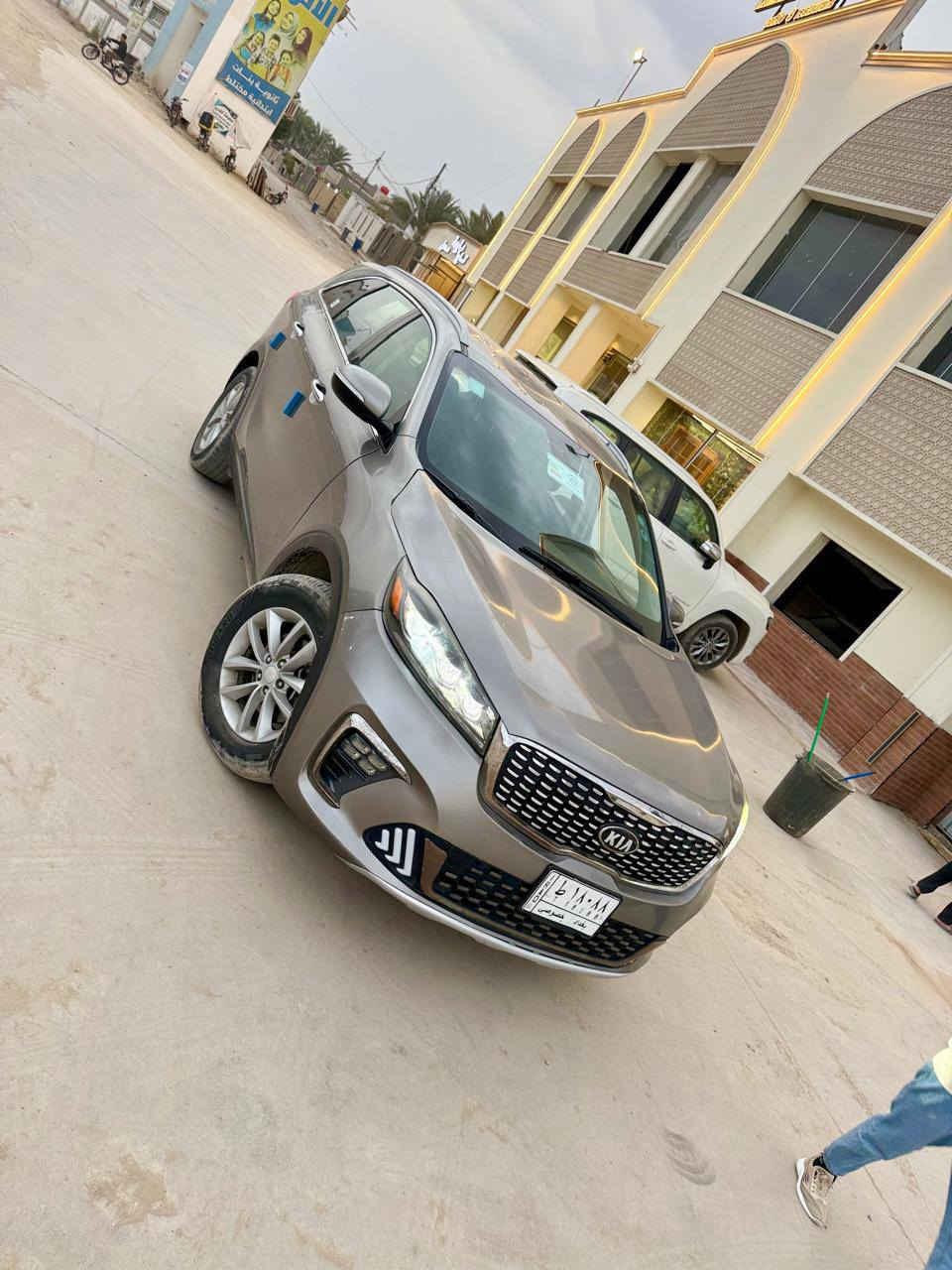 السلام عليكم للبيع سورنتو موديل 2016 وارد امريكي 6سلندر 7راكب سياره جاهزه من كلشي  مكينه كير حداديه تخم تاير كله جديد تحويل مباشر السعر 160بيه مجال المكان الحله بيه 3 قطع بنيد وجاملغ وباب فقط بدون داخل رقم الهاتف ***********
