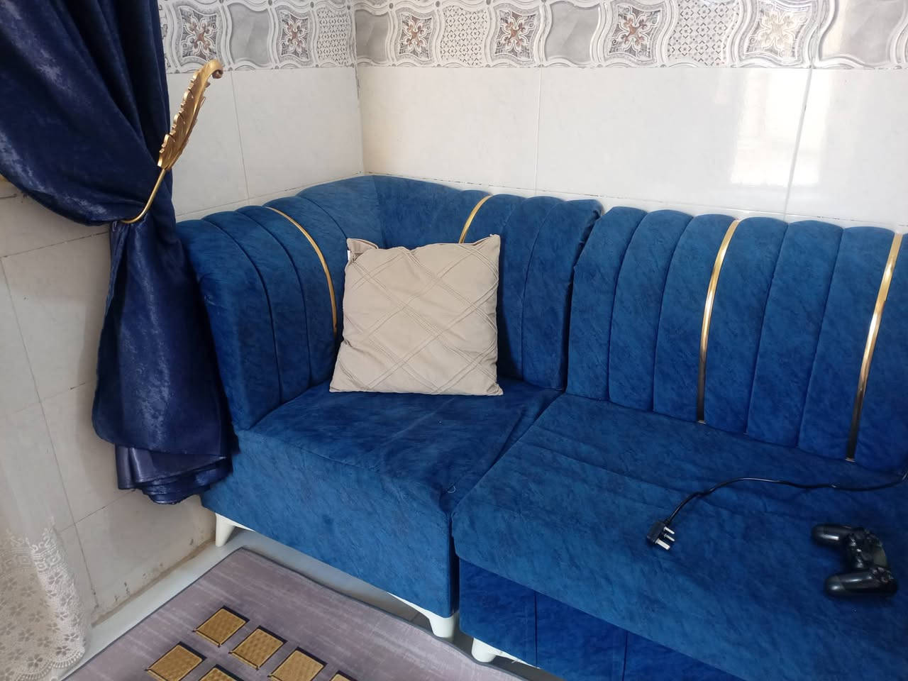 ديوان 13 مقعد للبيع السعر 250 العنوان كربلاء الحر للاستفسار ***********
