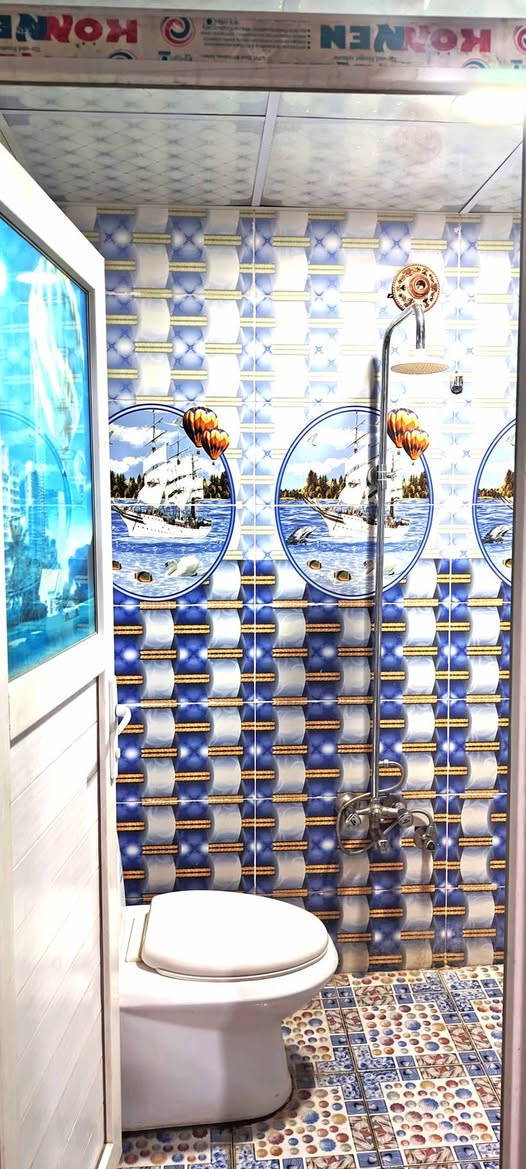 دار للبيع او المراوس المساحة 117 متر
يتكون من غرف عدد 2 وحدة فوگ ووحدة جوة قياس كل غرفة 5-4
مطبخ 4-3
حمام داخلي 2-2
حمام خارجي 1-1
منور 
صالة كبيرة
استقبال 4-3
سطح واسع
وگراج واسع
مكان البيت حي الامير خلف الصناعة وتؤدي اليه عدة طرق مـِْن شارع الفرات وشارع الامير وشارع الصناعة بيت متكامل من كل الخدمات 
للأستفسار الاتصال ***********
