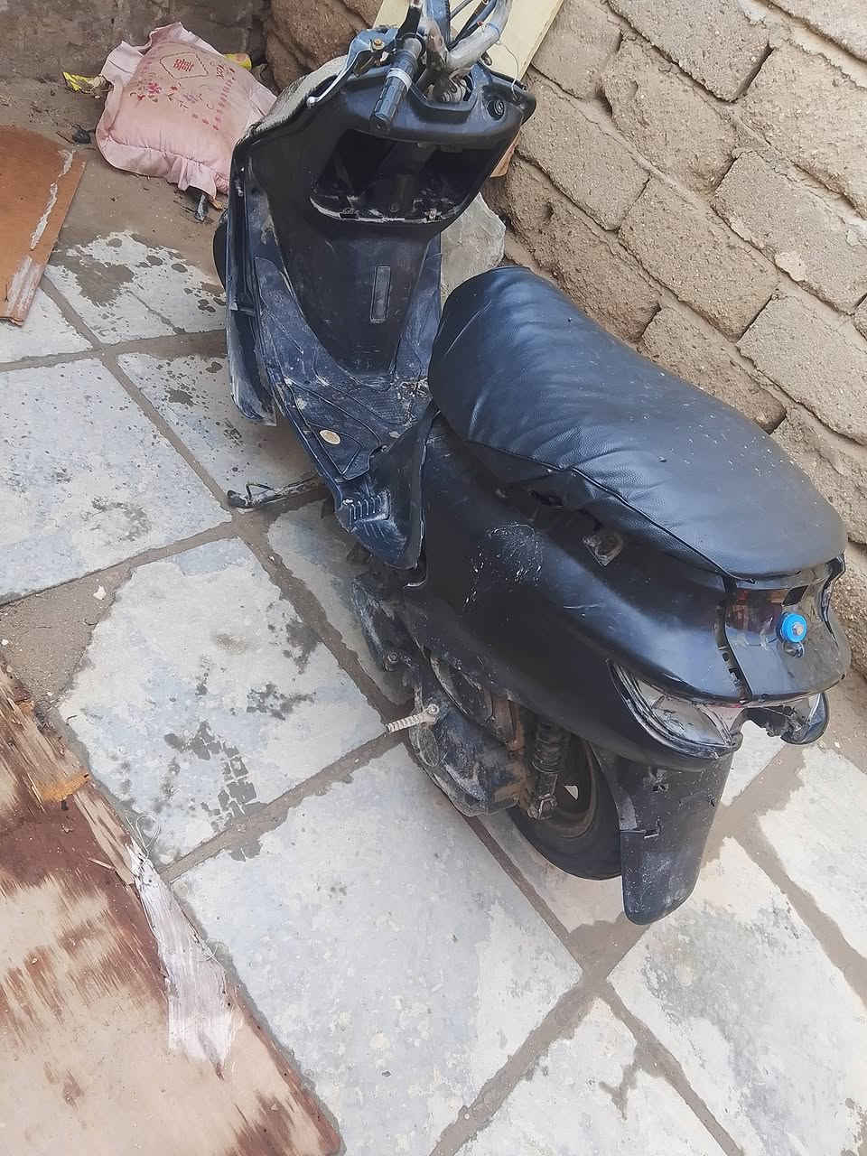 السلام عليكم دراجه للبيع***********
