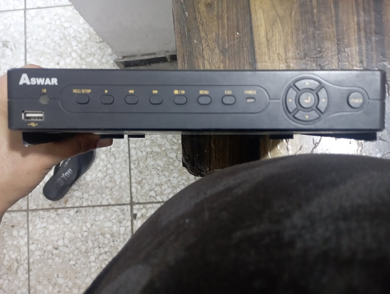 Dvr
المخرج مالة vga وليس hd 
سعرة ١٥ مكان بغداد 
***********
