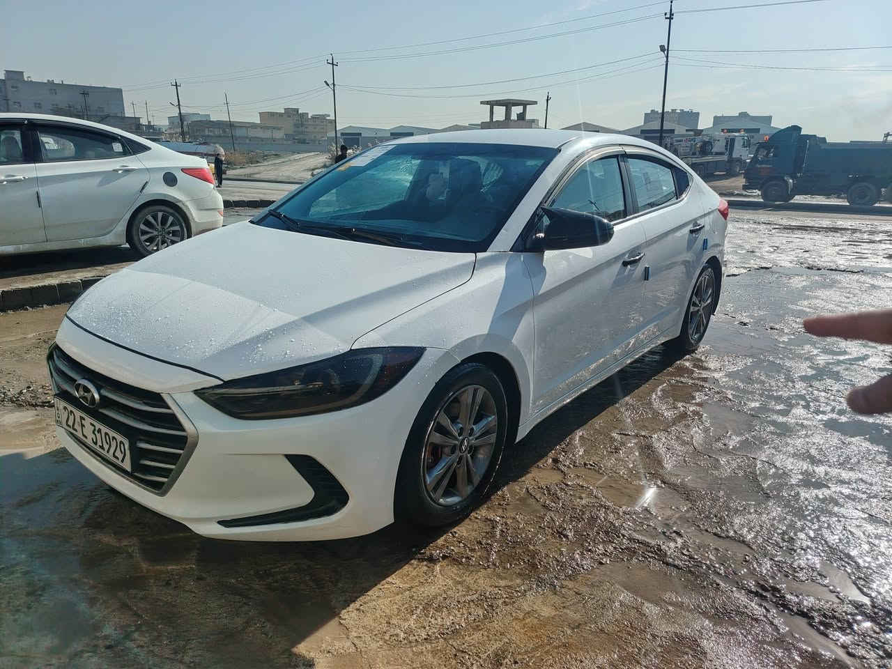 النتره 2018  رقم اربيل دولي
سياره نضيفه  مال بيت شرط
كير محرك شرط مكينا ما مفتوحه
طخم تاير جديد
بيها جاملغ امامي صبغ وربع البوند بي تكشير وشويه بل سقف
السعر 122  وبيها مجال قليل
***********
***********
