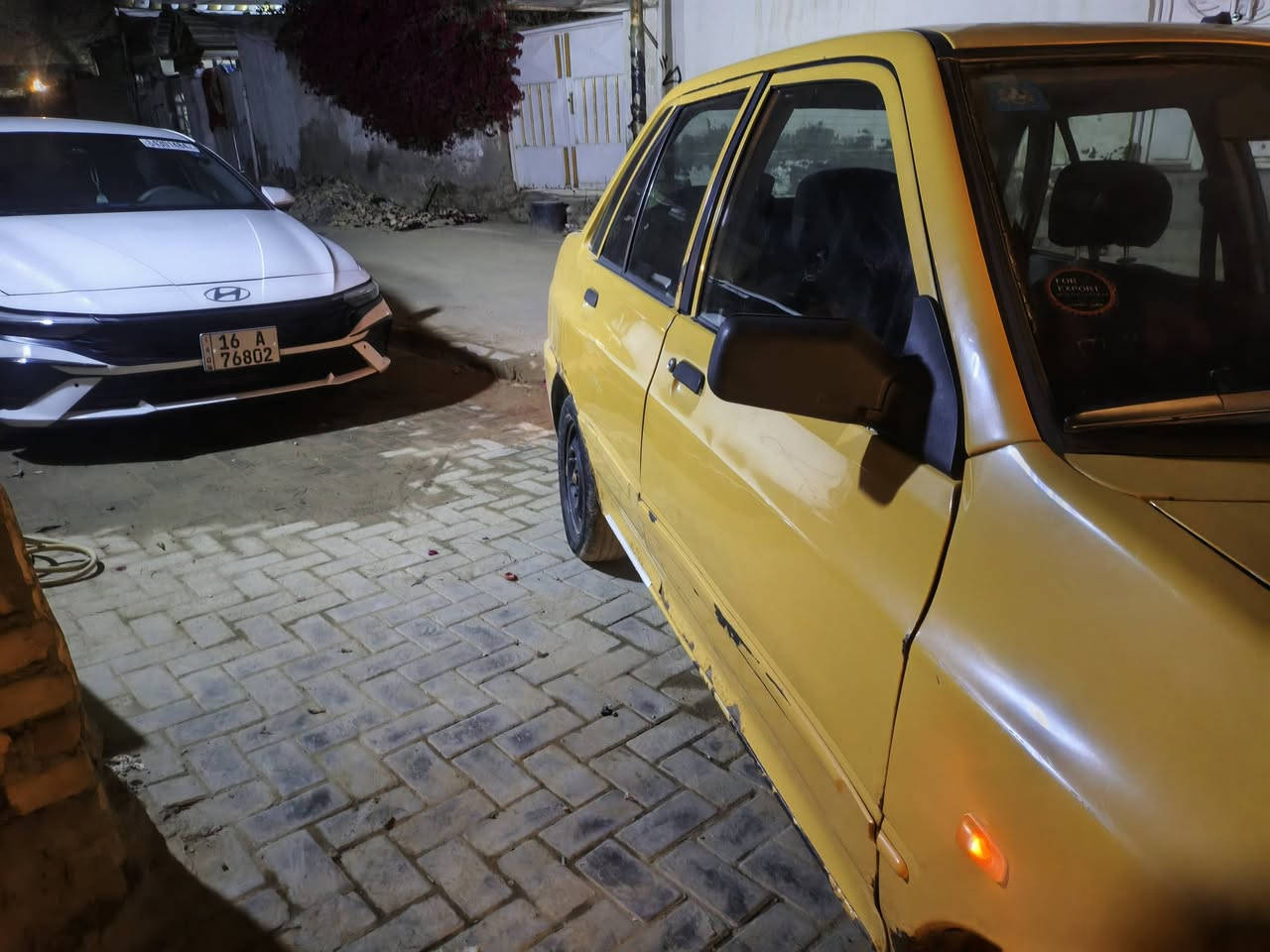 سلام عليكم سيابا شكل المنغولي موديل 2012 سياره كفاله عامه من الحادث سياره كامله كهربائيات قبل 4 اسابيع شاديهن وال مكينه صارلها شهر سياره كامله راعيها موجود تحويل مباشر سياره مال شغل ويرتاح بالك من عدها بس بيها نواقص اشياء وخياسات مكان السياره ديوانية حي الفرات قرب جامع العقيله زينب لل استفسار اتصل عل رقم ***********
