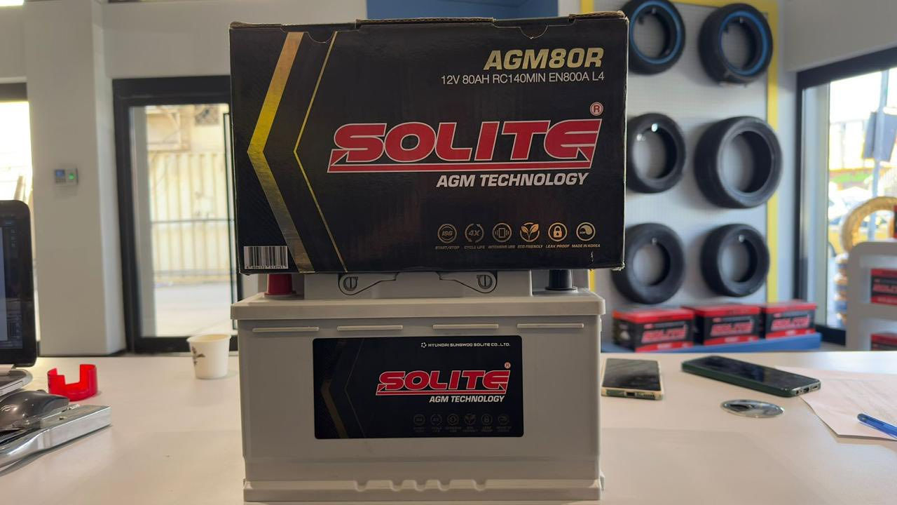 السلام عليكم حبايب
عرض رأس السنه للبطاريات الAGM
سولايت كوري اصلي ضمان سنة كاملة

مال GV70

80A عدل AGM 

 150$

AGM  95A عدل￼

200$

AGM 105A عكس L
مال￼ BMW و ￼ مرسيدس ويوكن نوع سيبانك كوري ضمان واحد سنة إنتاج 2025 

225$
يوجد توصيل للمحافظات كافة

موبايل ***********￼
