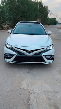 كامري 2022مواصفات واحد ع واحد رقم بغداد مكان السيارة بغداد العامرية 07...