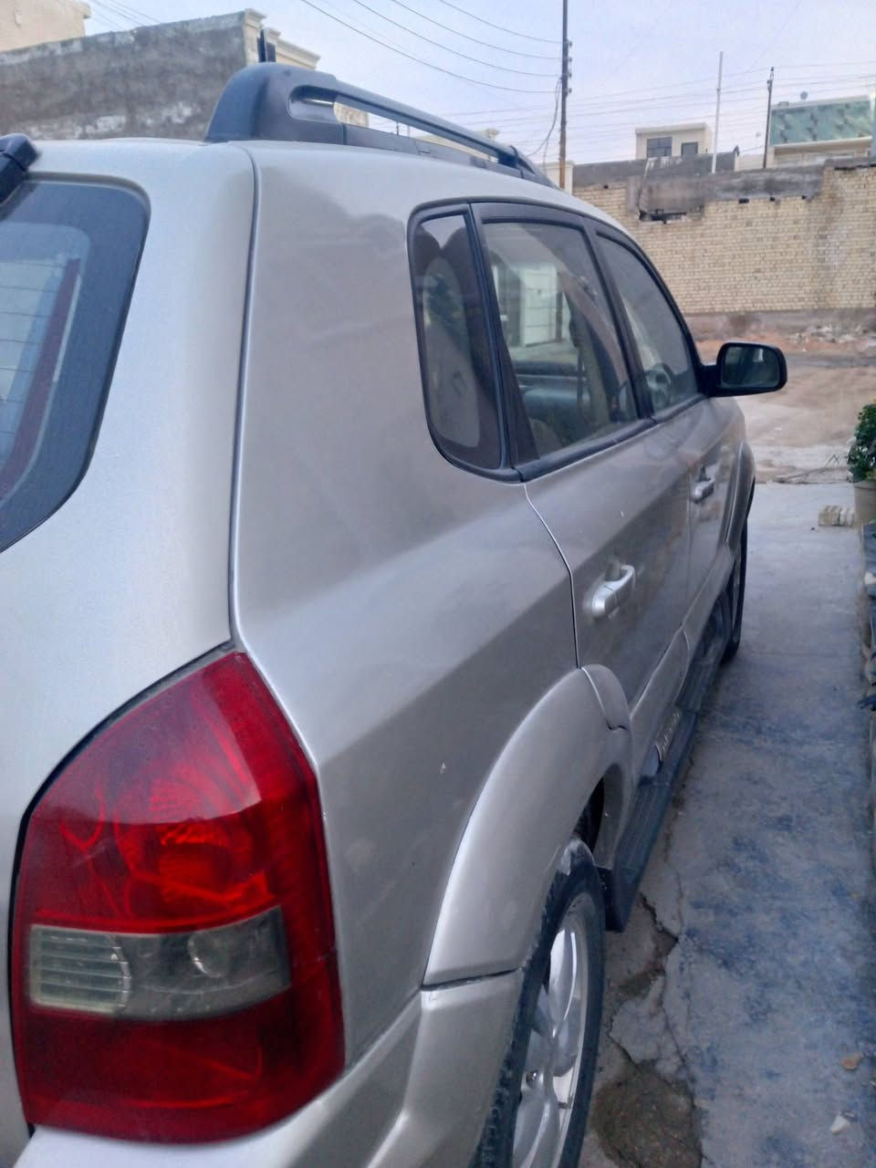 سلام عليكم عندي توسان موديل 2009للبيع او مراوس سياره مصبغه عام للجماليه جراد *********** سعر شده وبيها مجال
